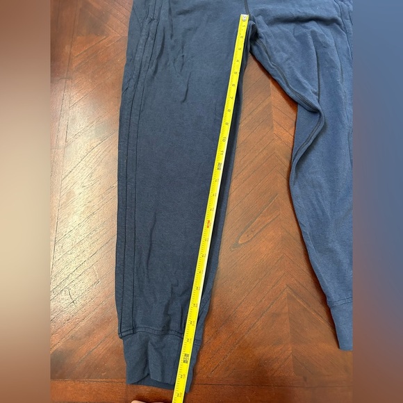 lululemon athletica Dark Blue Sweatpants - Picture 4 of 7